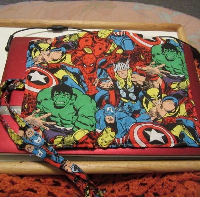 Outside comic book hook case