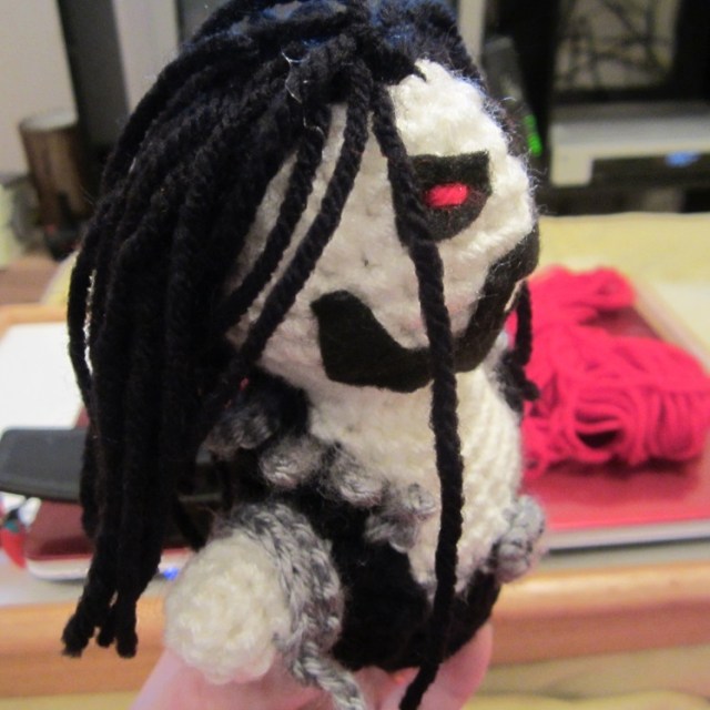 Lobo shoulder spikes